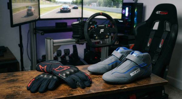 Le guide ultime des gants et chaussures pour sim racing